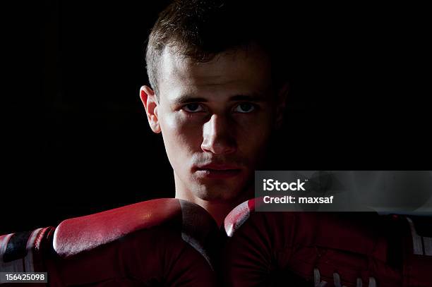 Retrato De Jovem Boxeador - Fotografias de stock e mais imagens de Adulto - Adulto, Atividade, Atleta