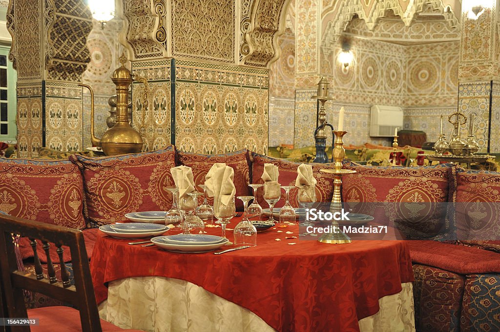 モロッコ料理レストラン - ろうそく立てのロイヤリティフリーストックフォト