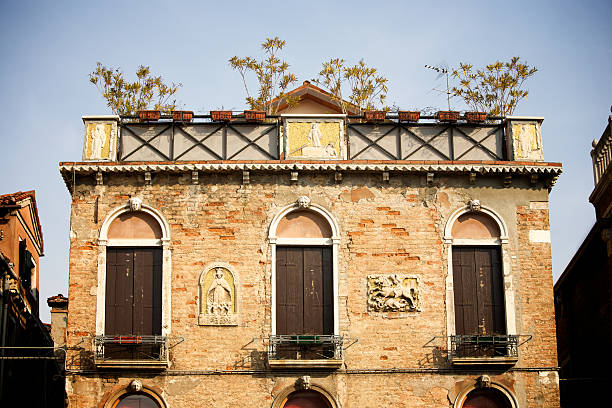 istock Old House In Venice 156432303