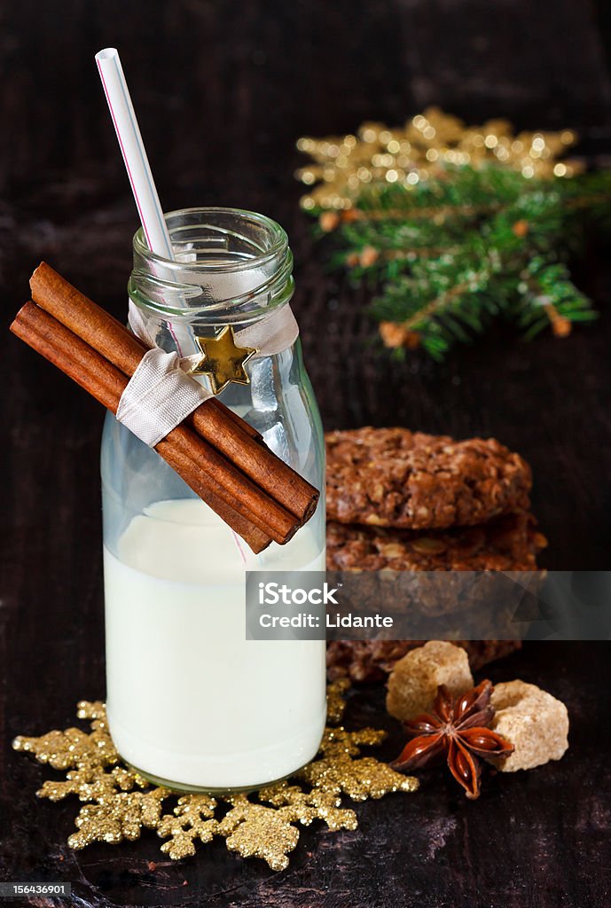 Christmas cookies et du lait. - Photo de Aliment libre de droits