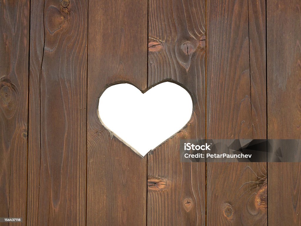 Окно с затворкой в форме сердца - Стоковые фото Антиквариат роялти-фри