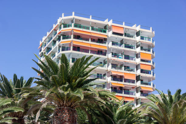 istock Apartment building in Los Cristianos 1564571198