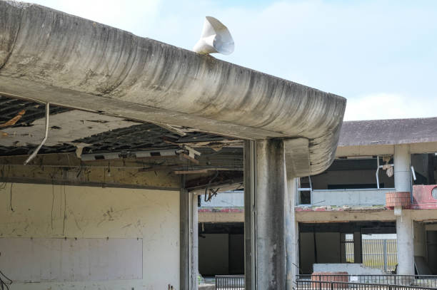 remains of earthquake disaster - ishinomaki imagens e fotografias de stock