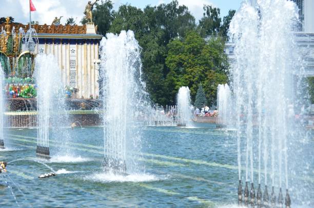 istock big city fountain 1564647725