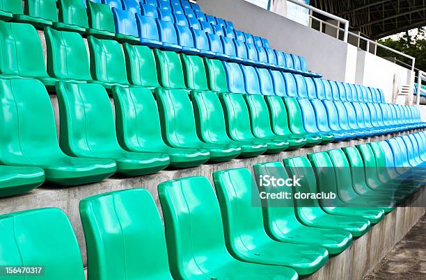 Verde E Azul Stadium Postos De Trabalho - Fotografias de stock e mais imagens de Cor verde - Cor verde, Estádio, Ninguém