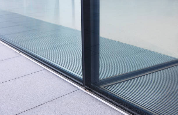 istock laminated glass wall Installed on the granite floor. 1564712304