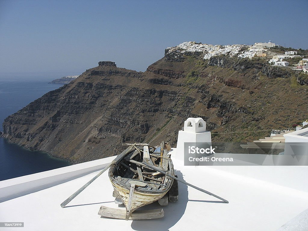 Velho barco em um Telhado - Royalty-free Acabado Foto de stock