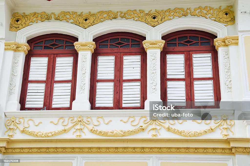 Vecchia facciata di casa - Foto stock royalty-free di Antico - Condizione