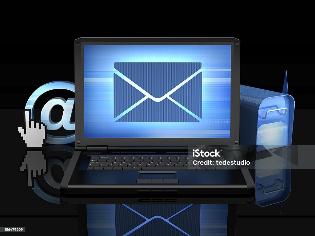 Ноутбук на черном фоне-электронной почте концепции иллюстрация - Стоковые фото Cимвол собака роялти-фри