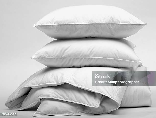 Edredão E Almofada - Fotografias de stock e mais imagens de Edredão - Edredão, Almofada - Roupa de Cama, Fotografia - Imagem