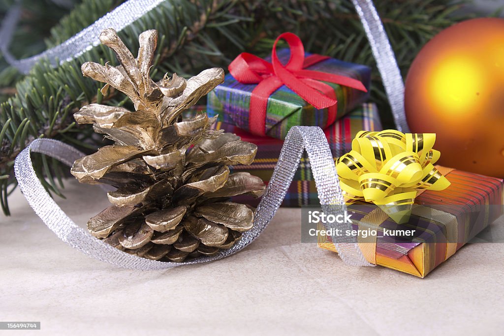 Рождественские украшения и подарки - Стоковые фото Без людей роялти-фри