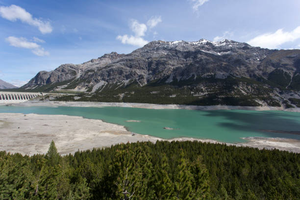 istock A view of Cancano lake 1565015011