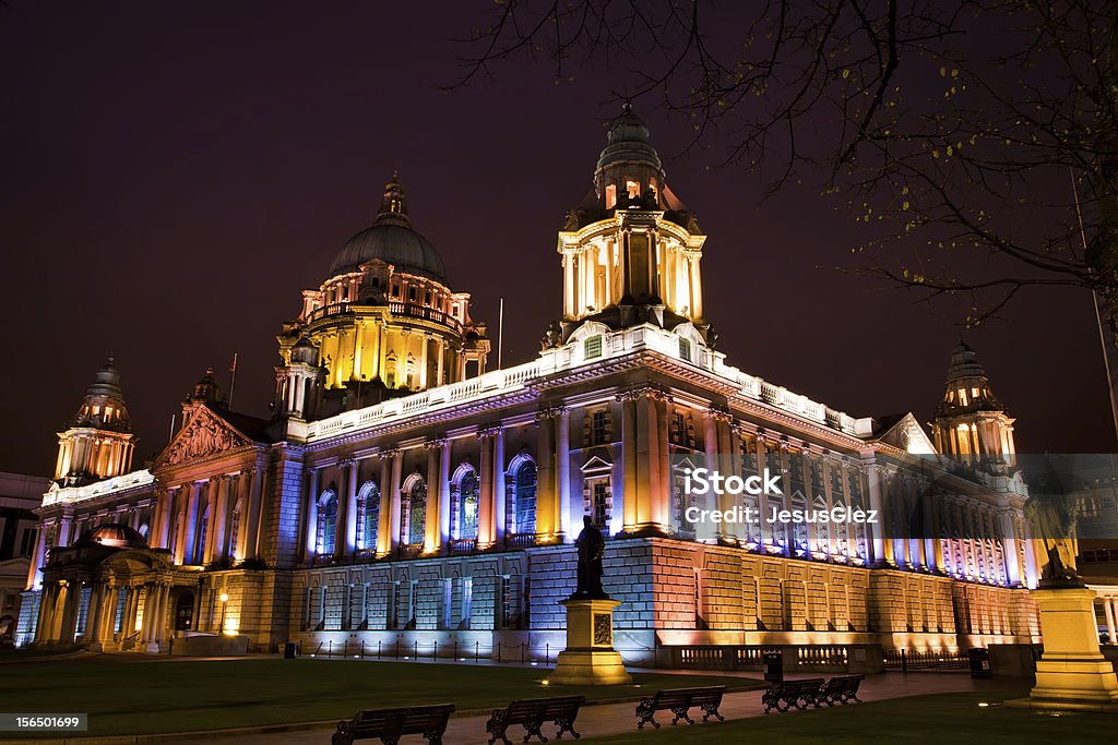 Ayuntamiento de Belfast en la noche - Foto de stock de Arquitectura exterior libre de derechos