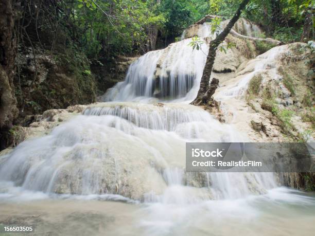 Cascadas De Erawan Kanchanaburi Tailandia Foto de stock y más banco de imágenes de Agua - Agua, Aire libre, Belleza de la naturaleza