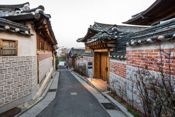 istock Seoul's popular landmarks in springtime 1565069715