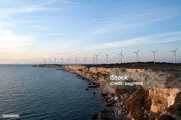 風力タービンファーム代替エネルギー源 - くるくる回るのストックフォトや画像を多数ご用意 - くるくる回る, イノベーション, グリーンテクノロジー