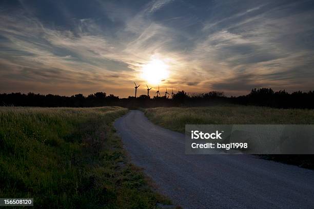 Turbiny Wiatrowe Farmalternatywne Źródła Energii - zdjęcia stockowe i więcej obrazów Bez ludzi - Bez ludzi, Domowa uprawa, Dworzec