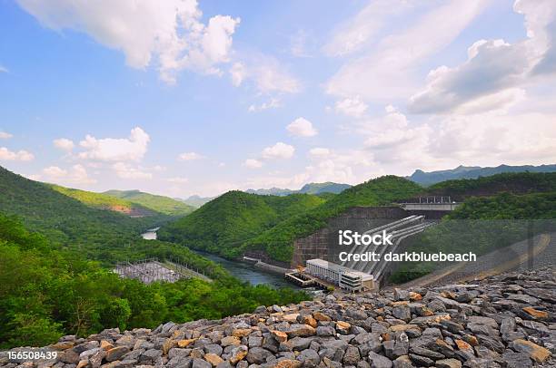 Dam In Tailandia - Fotografie stock e altre immagini di Acqua - Acqua, Albero, Ambientazione esterna