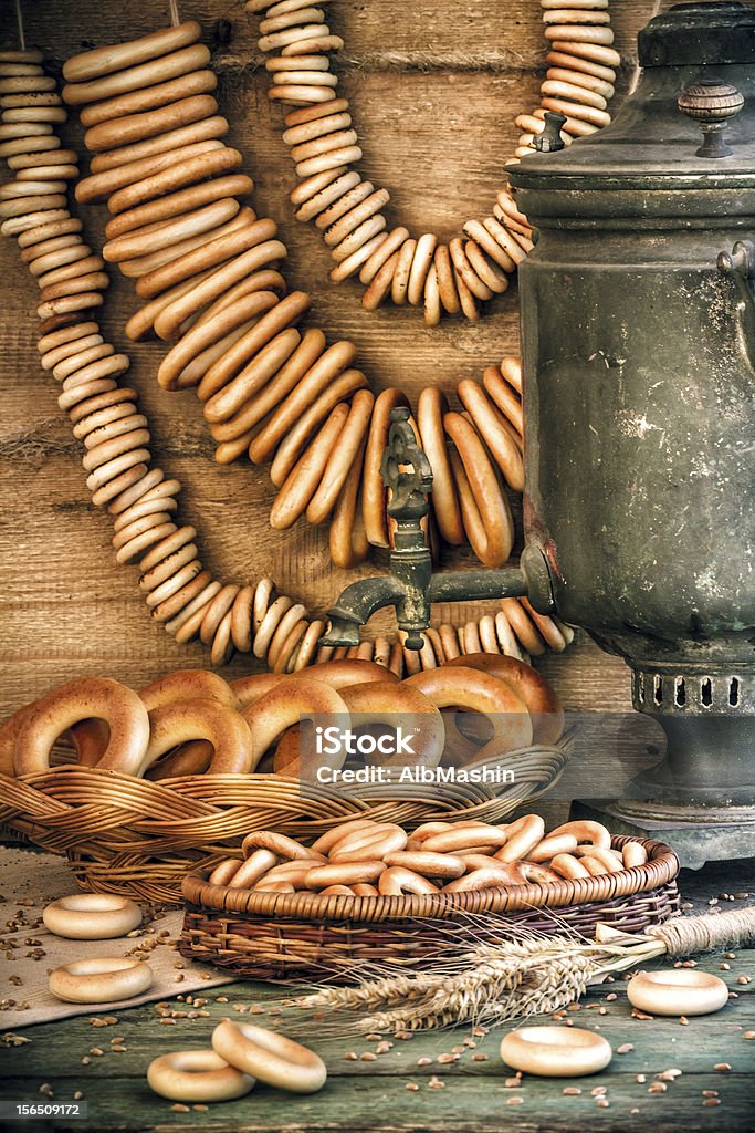 Samovar y rosquillas - Foto de stock de Al horno libre de derechos