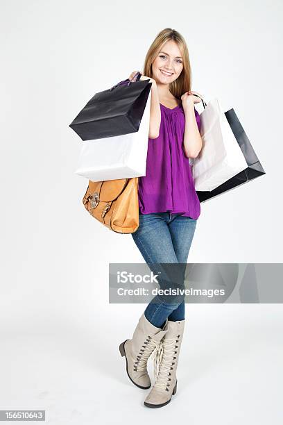 Photo libre de droit de Belle Femme Blonde Avec Des Sacs banque d'images et plus d'images libres de droit de Adulte - Adulte, Beauté, Belle femme