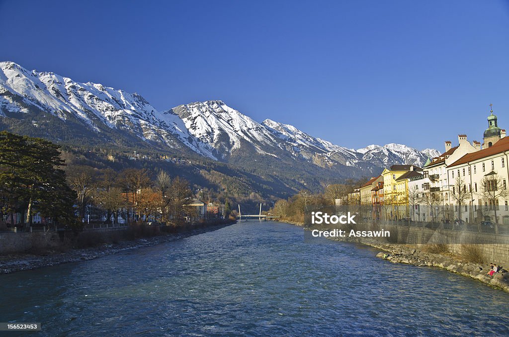 Rio Inn e cidade de Innsbruck, Áustria - Royalty-free Alpes Europeus Foto de stock