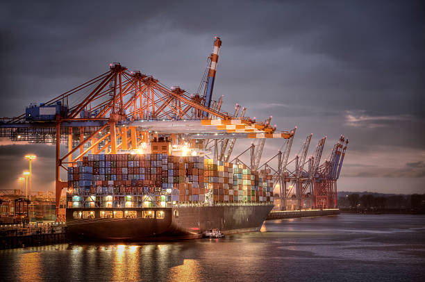 harbor - container ship stockfoto's en -beelden
