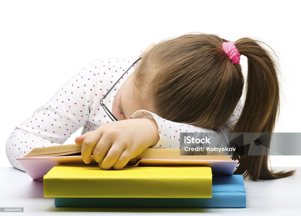Ngủ trên sách: Hãy đến với hình ảnh đầy cảm hứng về những em học sinh ngủ trên sách sau những giờ học căng thẳng, luôn là động lực giúp bạn giải toả stress sau một ngày làm việc vất vả, tạo ra năng lượng tích cực cho ngày hôm sau.