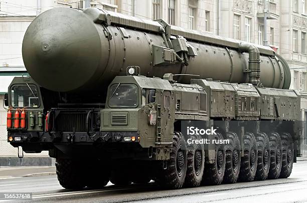 Photo libre de droit de Missile Nucléaire Russe Topol Carrés Moscou Russie banque d'images et plus d'images libres de droit de Arme nucléaire