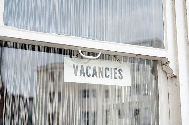 vacancies-englisches schild - vacancy englisches schild stock-fotos und bilder