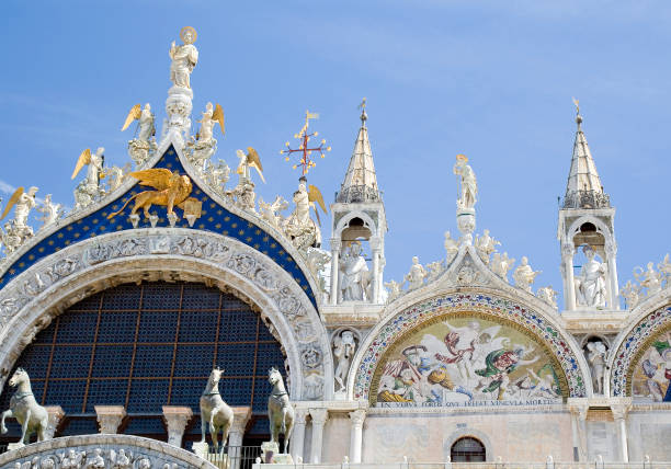 istock Cathedral Basilica of Saint Mark 1565443173