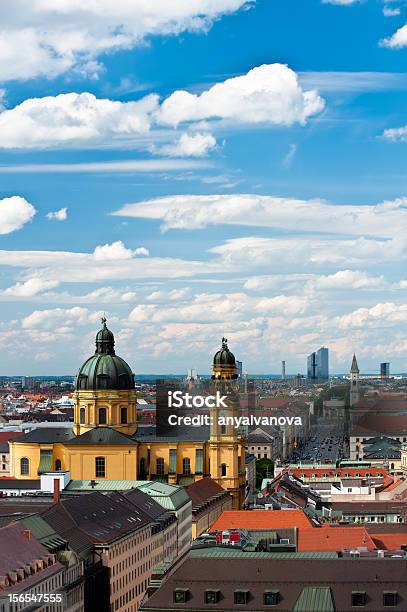 Widok Z Lotu Ptaka Na Theatinerkirche W Monachium - zdjęcia stockowe i więcej obrazów Architektura - Architektura, Bawaria, Bez ludzi