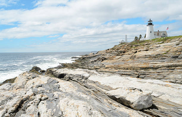 leuchtturm pemaquid point lighthouse - pemaquid peninsula sea maine coastline stock-fotos und bilder