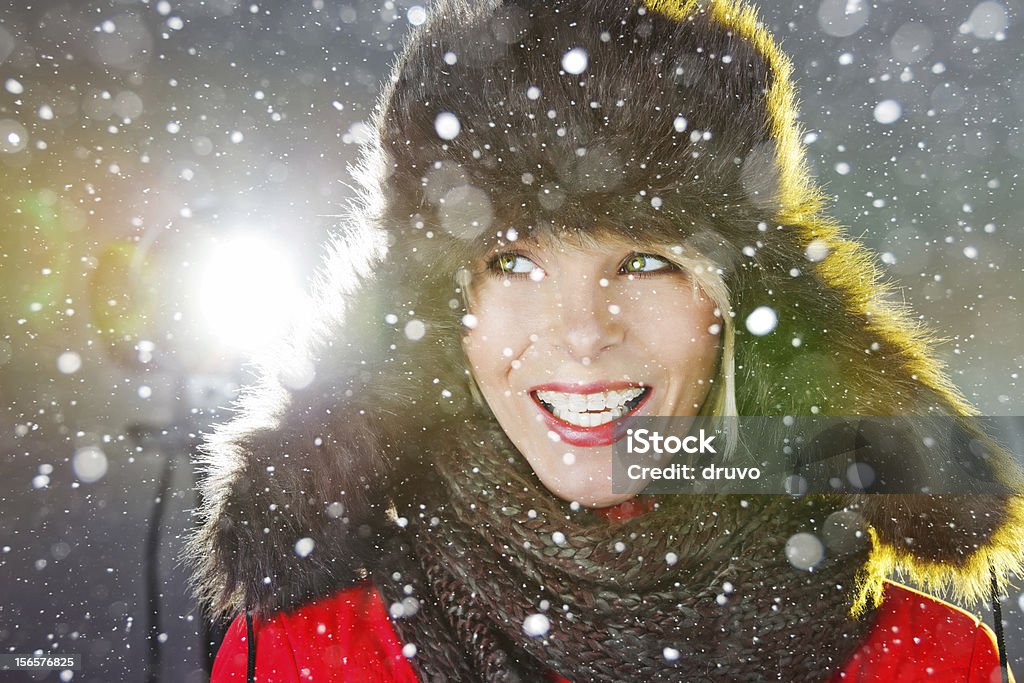 Inverno bellezza - Foto stock royalty-free di 20-24 anni