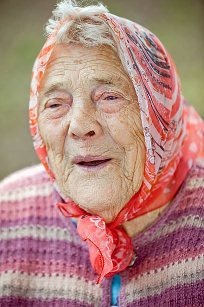 uśmiech starszy kobieta - aging process affectionate vitality awe zdjęcia i obrazy z banku zdjęć