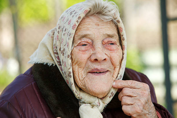 uśmiech starszy kobieta - aging process affectionate vitality awe zdjęcia i obrazy z banku zdjęć