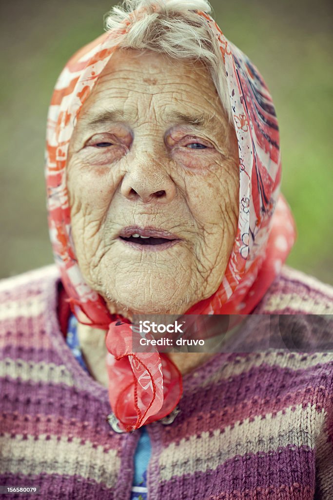 Sonriente mujer Senior - Foto de stock de 80-89 años libre de derechos