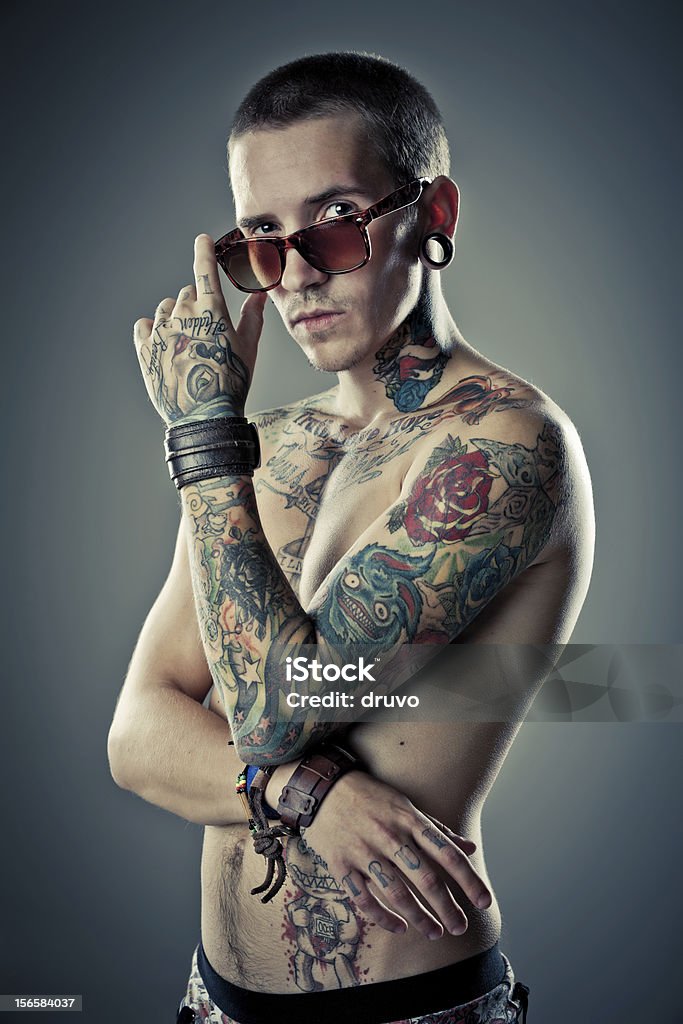 Jovem homem com tatuagens - Royalty-free 20-29 Anos Foto de stock