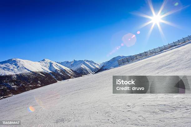 Sun Over Italiana Alpes Foto de stock y más banco de imágenes de Actividad física - Actividad física, Adulto, Adulto joven