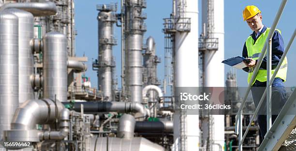 Нефтехимическая Промышленность — стоковые фотографии и другие картинки Лестница - Лестница, Профессиональная безопасность и здравоохранение, Ступеньки