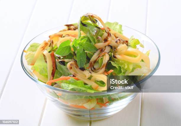 Foto de Salada Verde Com Queijo e mais fotos de stock de Alface - Alface, Alimentação Saudável, Antepasto