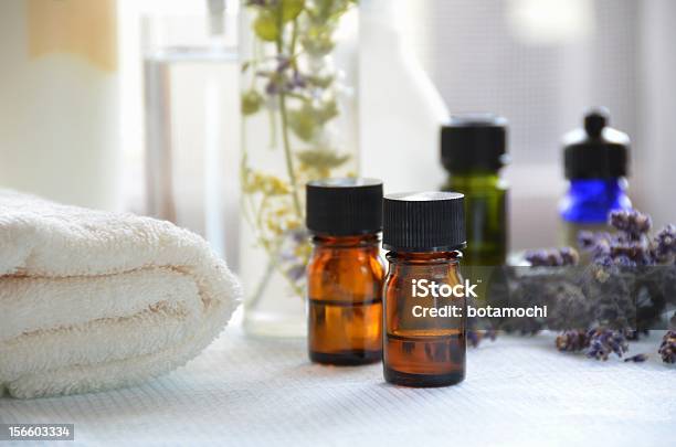 Aromaterapia E Cosméticos Naturais - Fotografias de stock e mais imagens de Aromaterapia - Aromaterapia, Banheira, Beleza