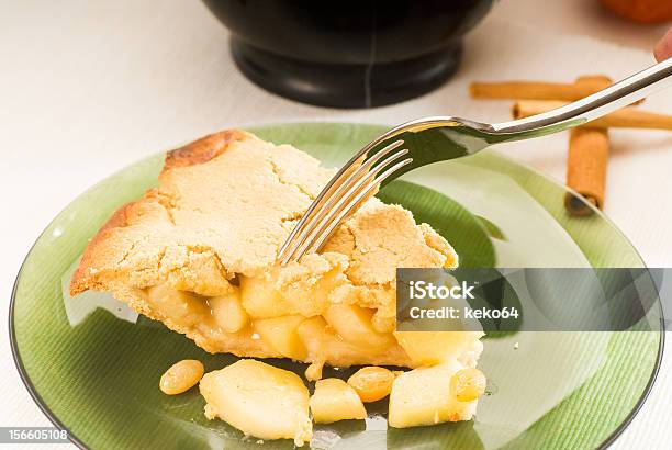 Świeże Domowe Ciasto Z Jabłkami - zdjęcia stockowe i więcej obrazów Biały - Biały, Bliskie zbliżenie, Chrupkie ciasto