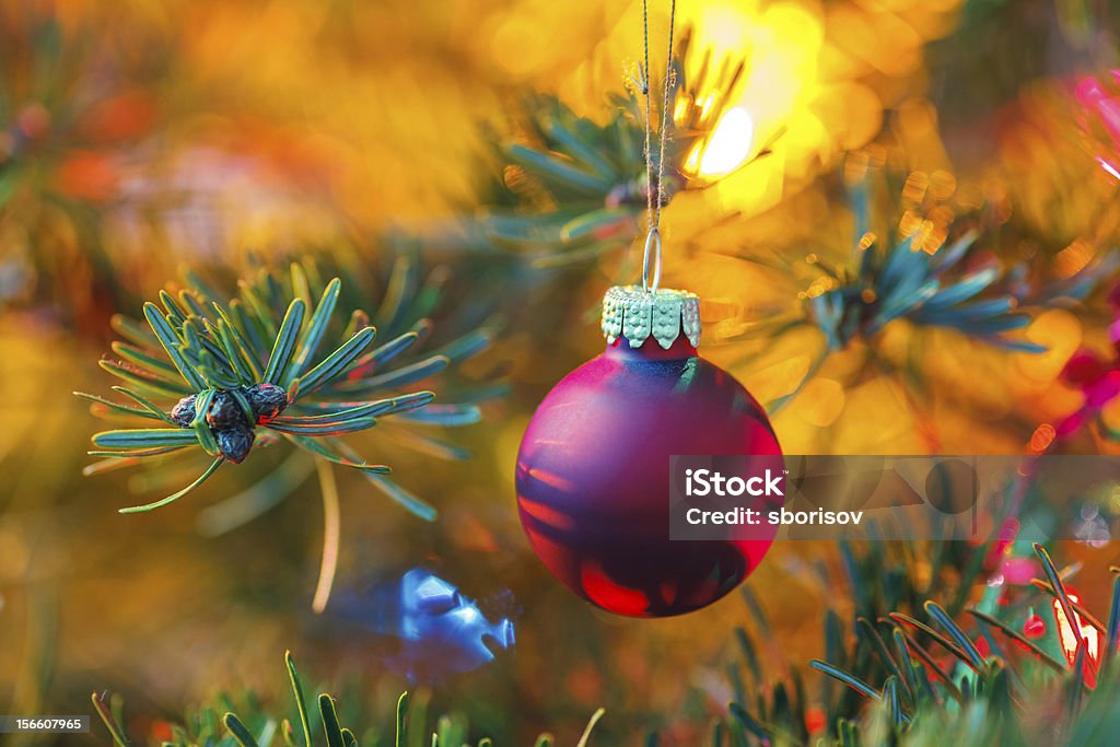 Decoradas x-mas árbol - Foto de stock de Adorno de navidad libre de derechos