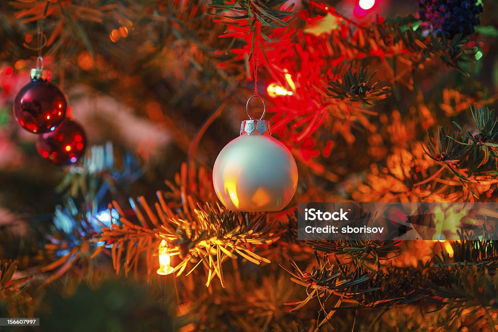 Décoré de Noël arbre - Photo de Ampoule électrique libre de droits