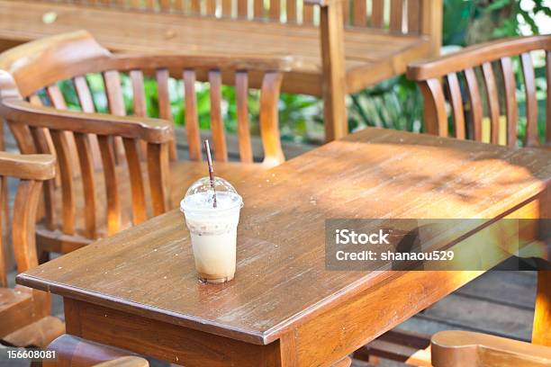 Ice コーヒーの木製テーブル - エスプレッソのストックフォトや画像を多数ご用意 - エスプレッソ, カフェ, カフェイン