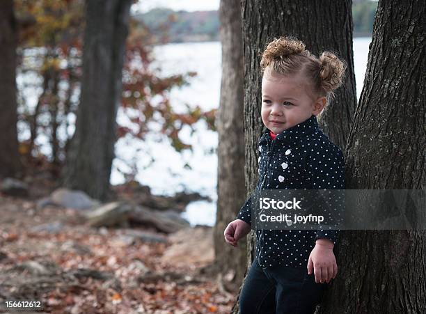 Schüchternes Kleines Schönheit Stockfoto und mehr Bilder von 12-17 Monate - 12-17 Monate, Baby, Baum