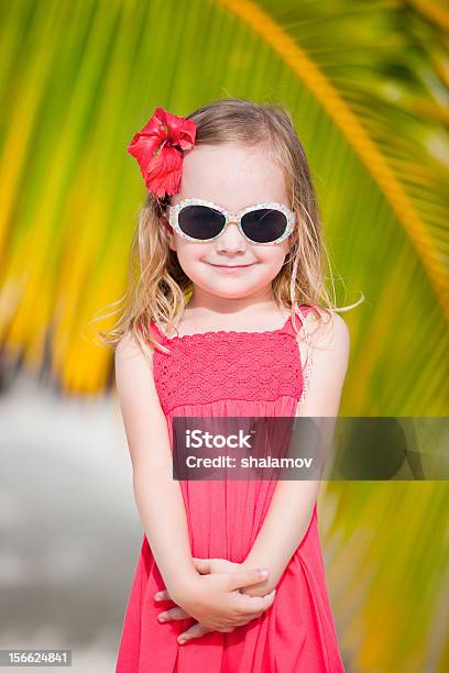 Photo libre de droit de Adorable Petite Fille Portrait banque d'images et plus d'images libres de droit de Bonheur - Bonheur, D'ascendance européenne, De petite taille