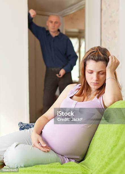 問題が妊娠中のカップル - 口論のストックフォトや画像を多数ご用意 - 口論, 夫, 妊娠