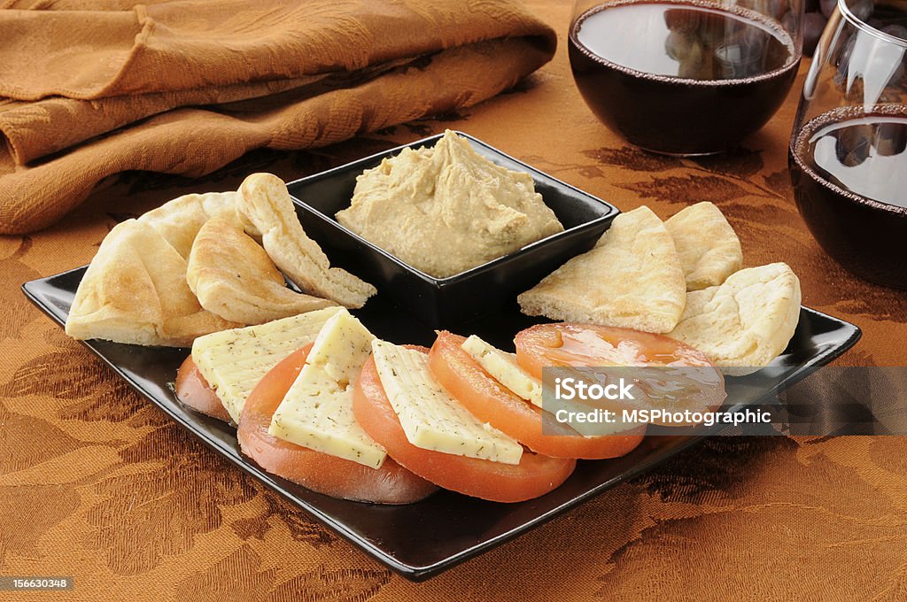 Tomate e queijo com Endro hummus - Royalty-free Húmos Foto de stock