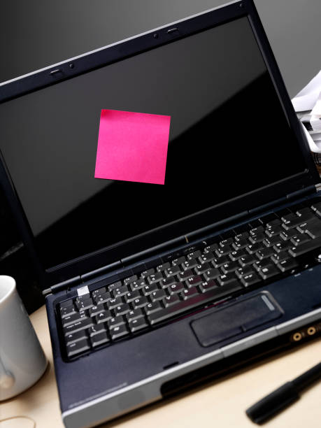 istock Post it on the Laptop 156634328